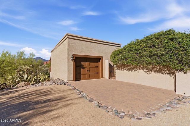 8944 E LAZYWOOD Place, Carefree, AZ 85377