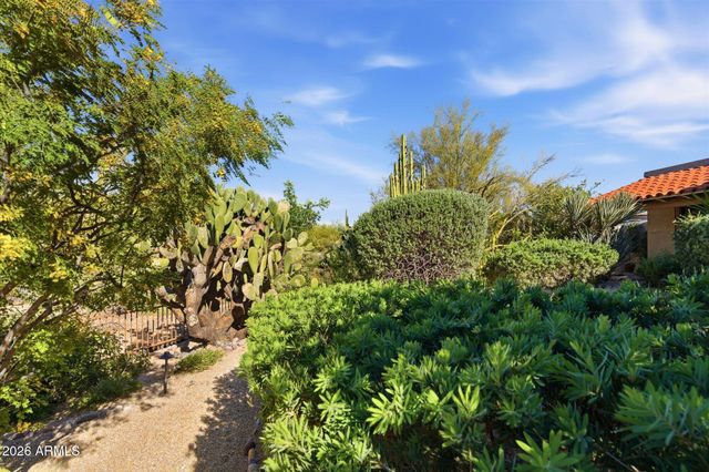 8944 E LAZYWOOD Place, Carefree, AZ 85377