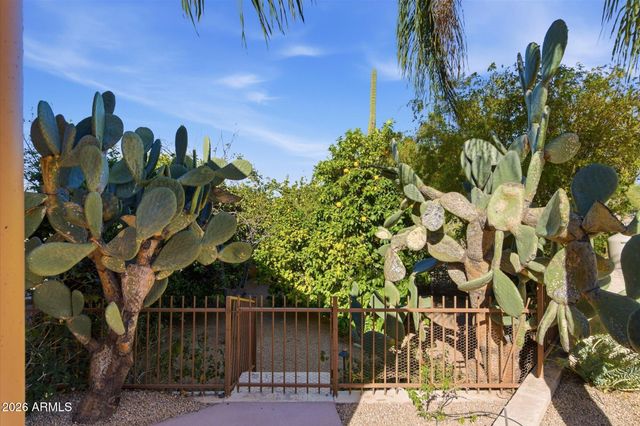 8944 E LAZYWOOD Place, Carefree, AZ 85377