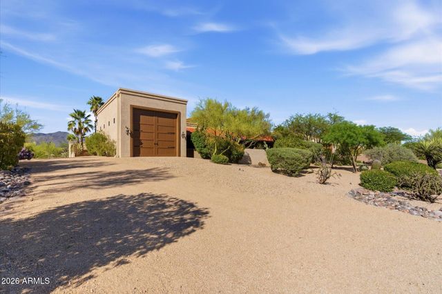 8944 E LAZYWOOD Place, Carefree, AZ 85377