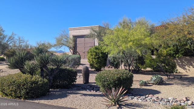 8944 E LAZYWOOD Place, Carefree, AZ 85377