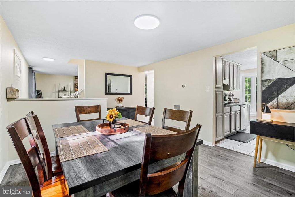 Image 10 of property listing at 7014 WILLOW TREE DR S, Middletown, MD 21769