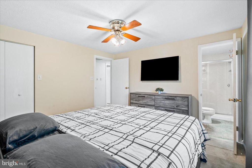 Image 23 of property listing at 7014 WILLOW TREE DR S, Middletown, MD 21769