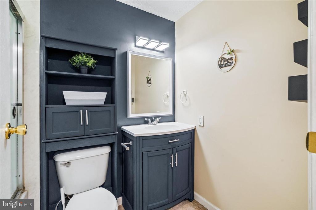 Image 27 of property listing at 7014 WILLOW TREE DR S, Middletown, MD 21769