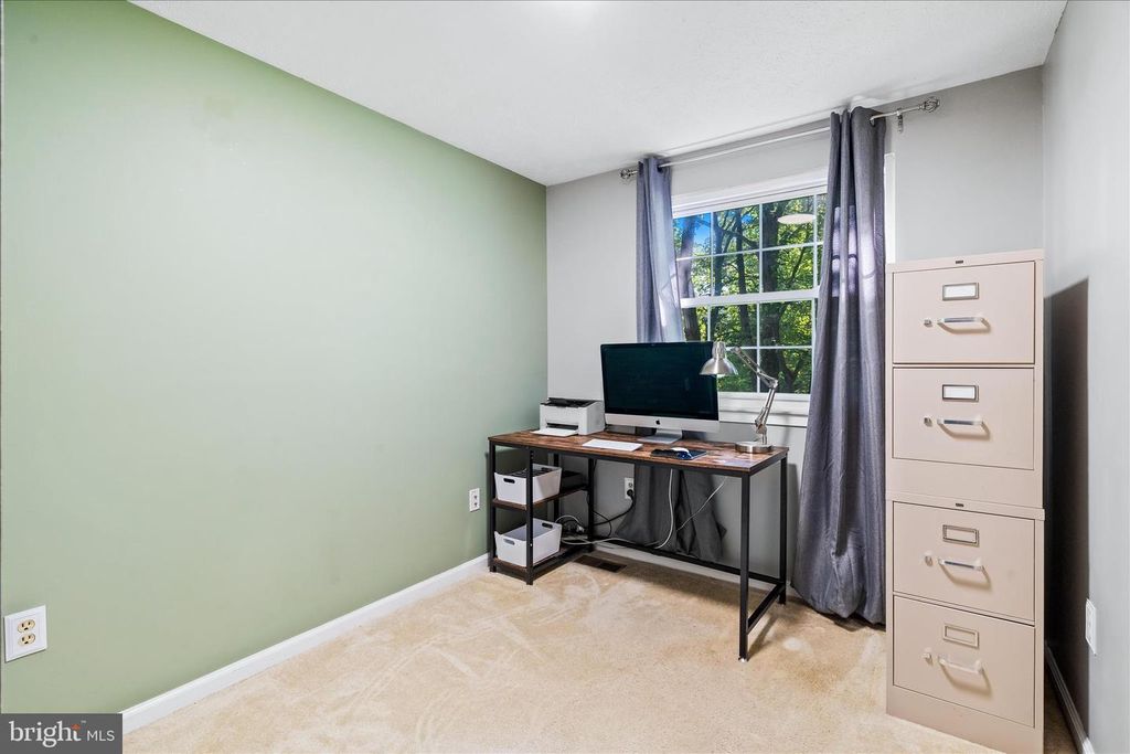 Image 29 of property listing at 7014 WILLOW TREE DR S, Middletown, MD 21769