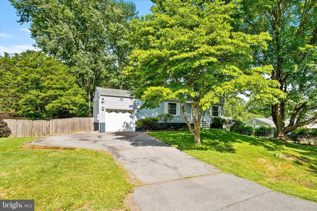 Image 3 of property listing at 7014 WILLOW TREE DR S, Middletown, MD 21769