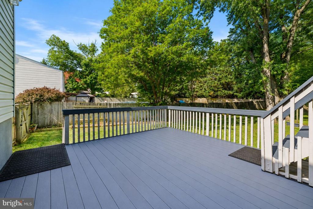 Image 41 of property listing at 7014 WILLOW TREE DR S, Middletown, MD 21769