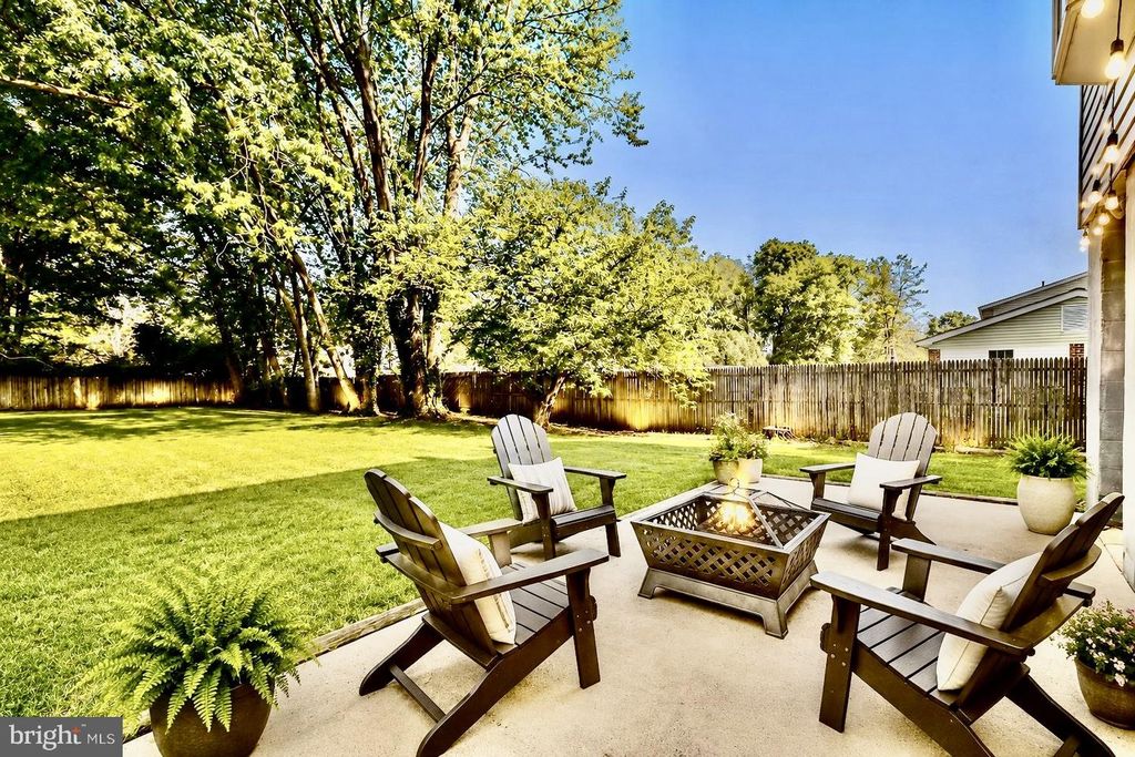Image 42 of property listing at 7014 WILLOW TREE DR S, Middletown, MD 21769