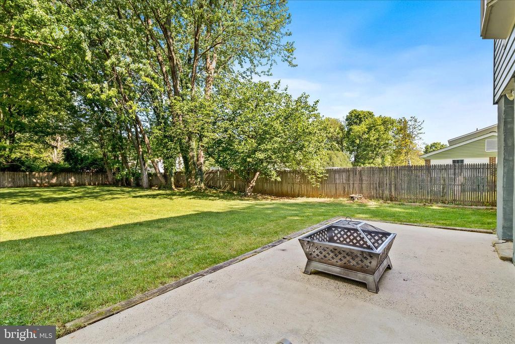 Image 43 of property listing at 7014 WILLOW TREE DR S, Middletown, MD 21769