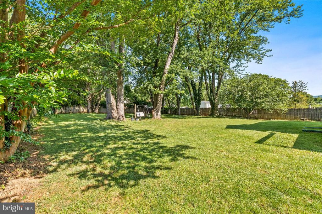 Image 51 of property listing at 7014 WILLOW TREE DR S, Middletown, MD 21769