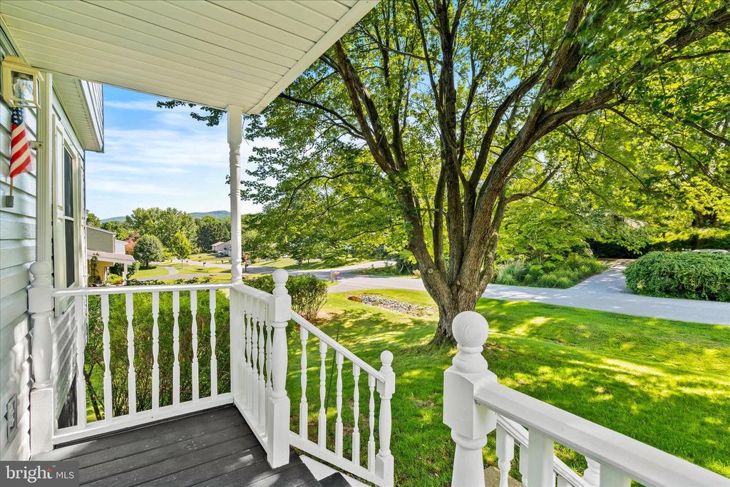 Image 6 of property listing at 7014 WILLOW TREE DR S, Middletown, MD 21769