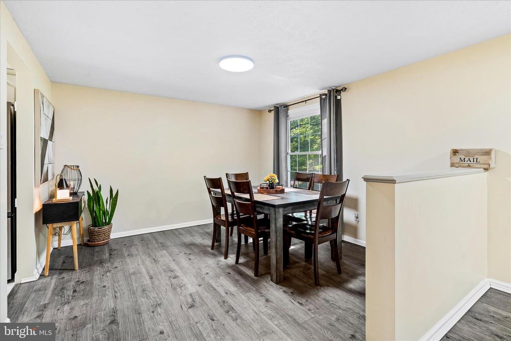 Image 8 of property listing at 7014 WILLOW TREE DR S, Middletown, MD 21769