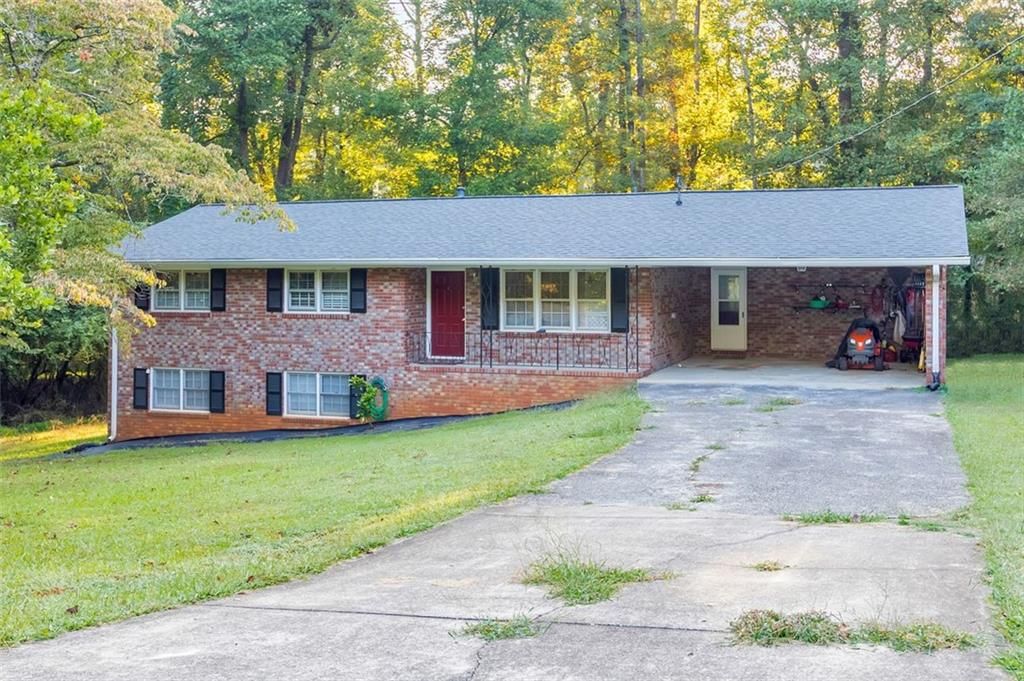 1966 Pine Hill NW Circle, Kennesaw, GA 30144