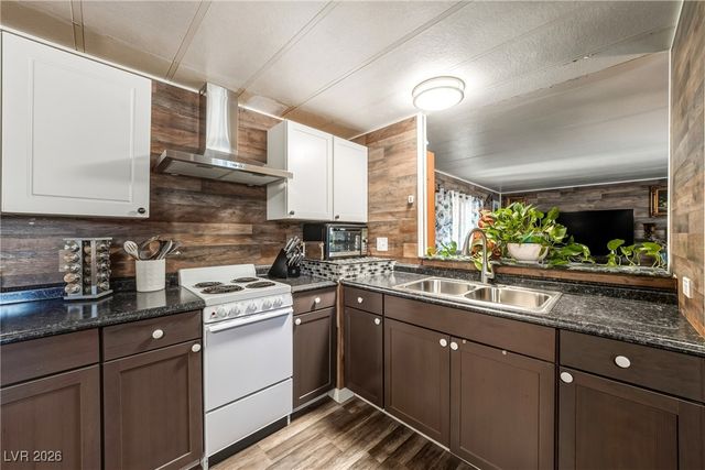 1111 Bank Avenue, Pahrump, NV 89048