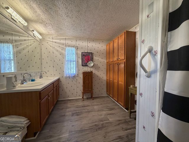 1162 Blacks Creek Drive, Clayton, GA 30525