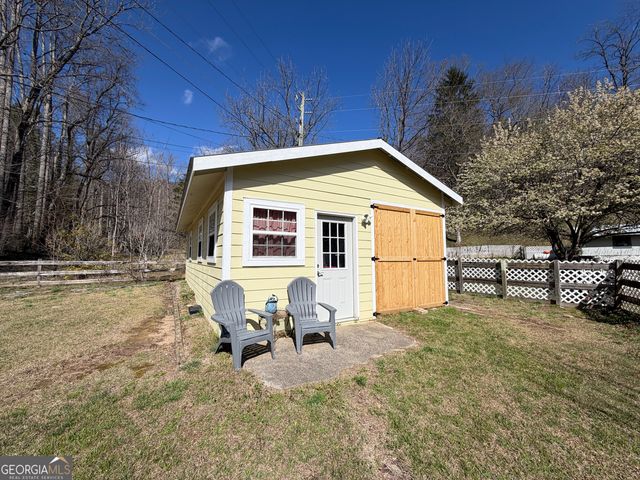 1162 Blacks Creek Drive, Clayton, GA 30525