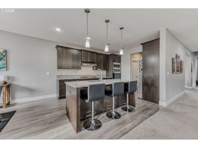 1561 Sw STRINGTOWN Rd, Forest Grove, OR 97116