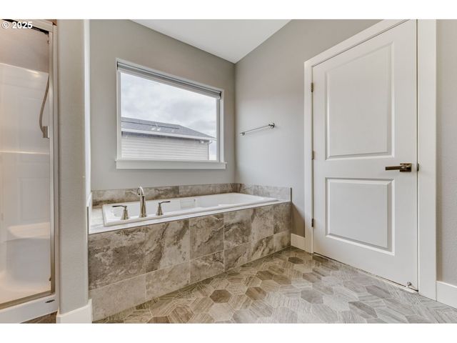 1561 Sw STRINGTOWN Rd, Forest Grove, OR 97116