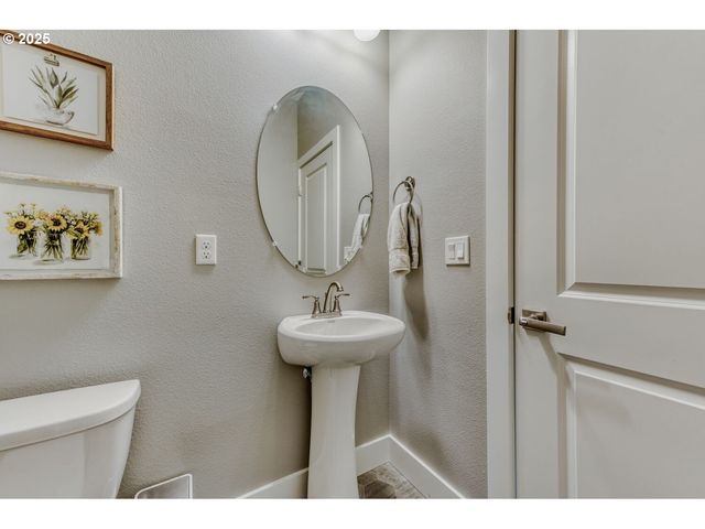 1561 Sw STRINGTOWN Rd, Forest Grove, OR 97116