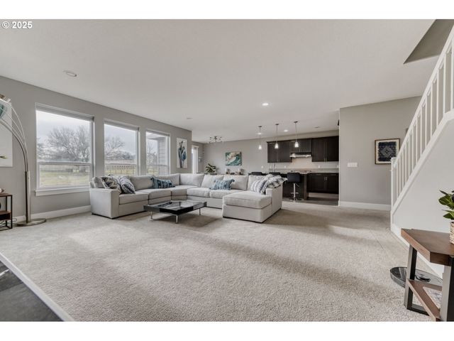 1561 Sw STRINGTOWN Rd, Forest Grove, OR 97116