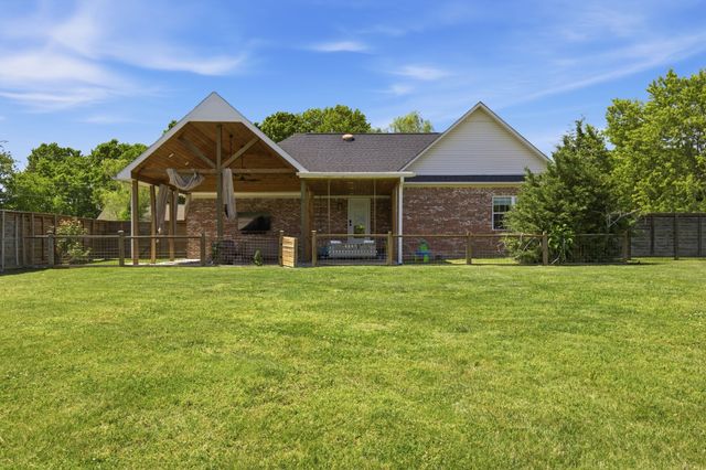 3465 Clegg Dr, Spring Hill, TN 37174