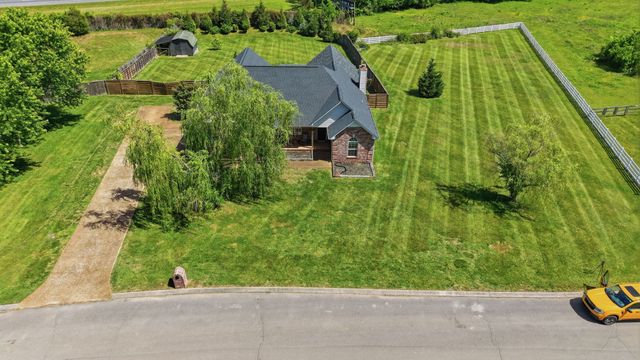 3465 Clegg Dr, Spring Hill, TN 37174