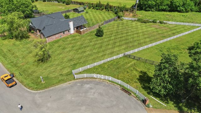3465 Clegg Dr, Spring Hill, TN 37174