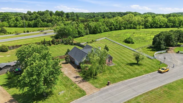 3465 Clegg Dr, Spring Hill, TN 37174