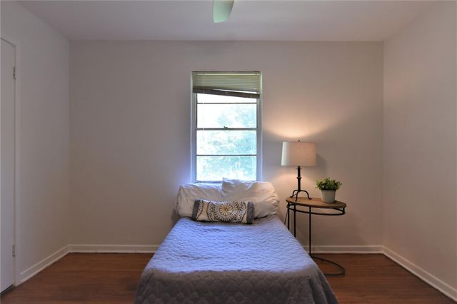 1202 Sunnyside Avenue, Cockrell Hill, TX 75211