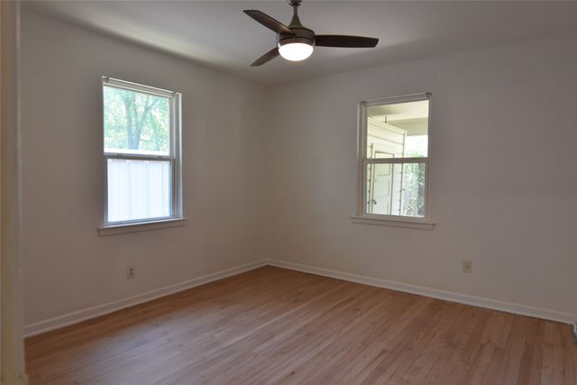 1202 Sunnyside Avenue, Cockrell Hill, TX 75211