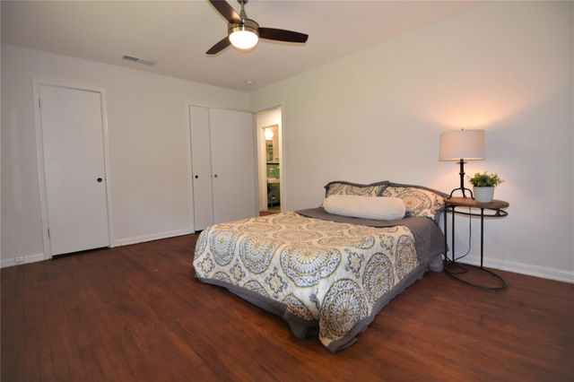 1202 Sunnyside Avenue, Cockrell Hill, TX 75211
