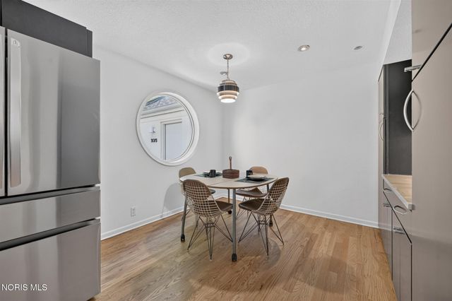 335 Riverside Drive, Rossford, OH 43460