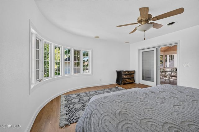 335 Riverside Drive, Rossford, OH 43460
