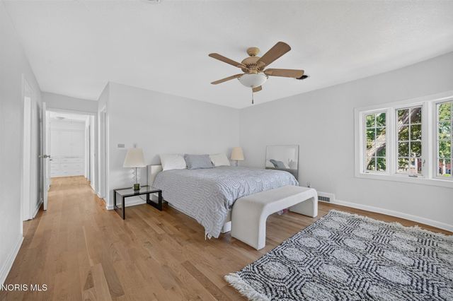 335 Riverside Drive, Rossford, OH 43460
