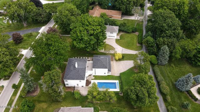 335 Riverside Drive, Rossford, OH 43460