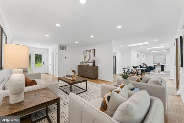 3219 FOX MILL RD, Oakton, VA 22124