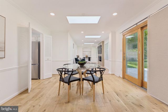 3219 FOX MILL RD, Oakton, VA 22124