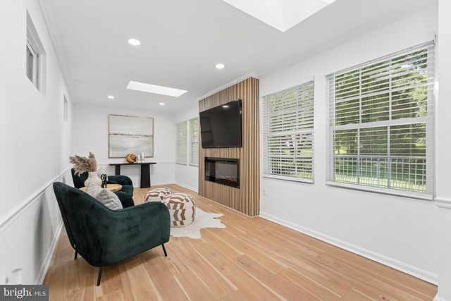 3219 FOX MILL RD, Oakton, VA 22124