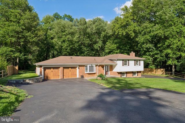 3219 FOX MILL RD, Oakton, VA 22124
