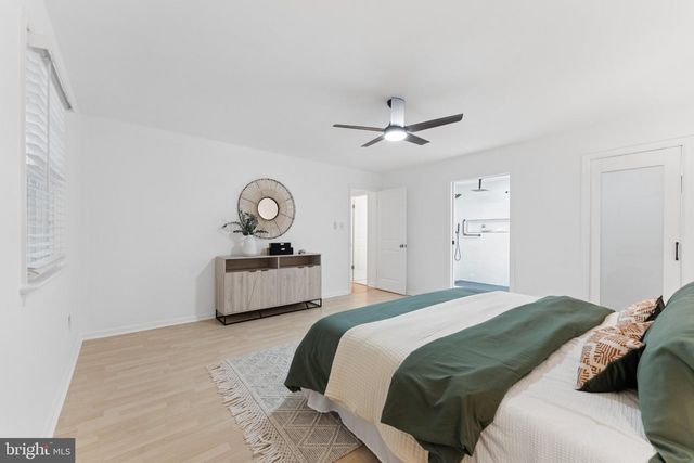 3219 FOX MILL RD, Oakton, VA 22124