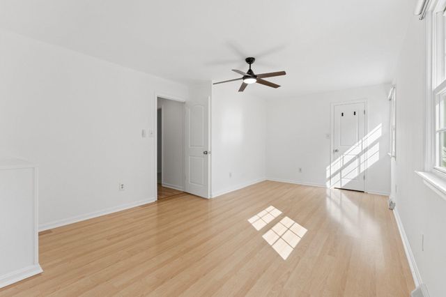 3219 FOX MILL RD, Oakton, VA 22124