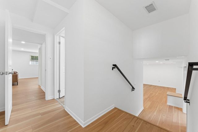 3219 FOX MILL RD, Oakton, VA 22124
