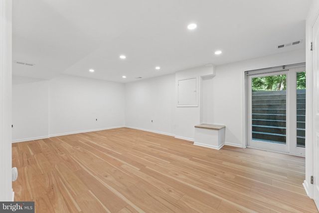3219 FOX MILL RD, Oakton, VA 22124