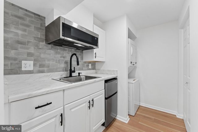 3219 FOX MILL RD, Oakton, VA 22124