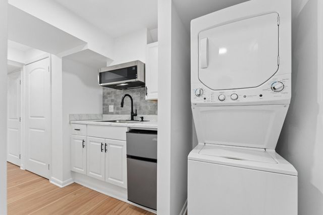 3219 FOX MILL RD, Oakton, VA 22124