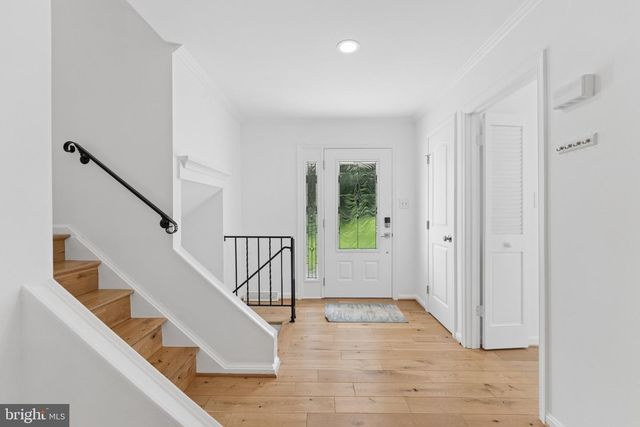 3219 FOX MILL RD, Oakton, VA 22124