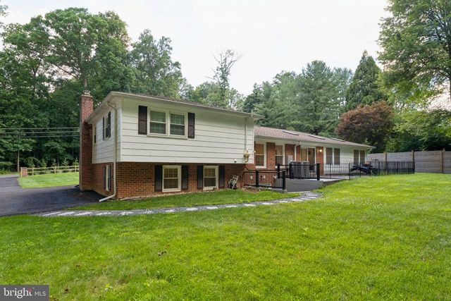 3219 FOX MILL RD, Oakton, VA 22124