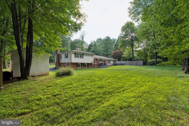 3219 FOX MILL RD, Oakton, VA 22124