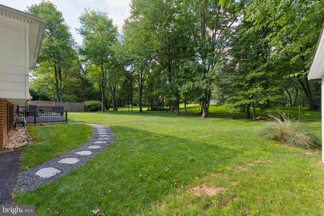 3219 FOX MILL RD, Oakton, VA 22124