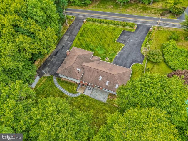 3219 FOX MILL RD, Oakton, VA 22124